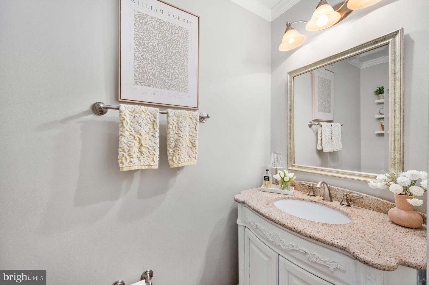 8058 OAK CREST LN, FAIRFAX STATION, Virginia 22039, 4 Bedrooms Bedrooms, ,2 BathroomsBathrooms,Residential,For sale,8058 OAK CREST LN,VAFX2246230 MLS # VAFX2246230