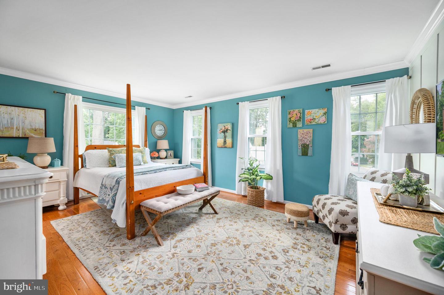 8058 OAK CREST LN, FAIRFAX STATION, Virginia 22039, 4 Bedrooms Bedrooms, ,2 BathroomsBathrooms,Residential,For sale,8058 OAK CREST LN,VAFX2246230 MLS # VAFX2246230