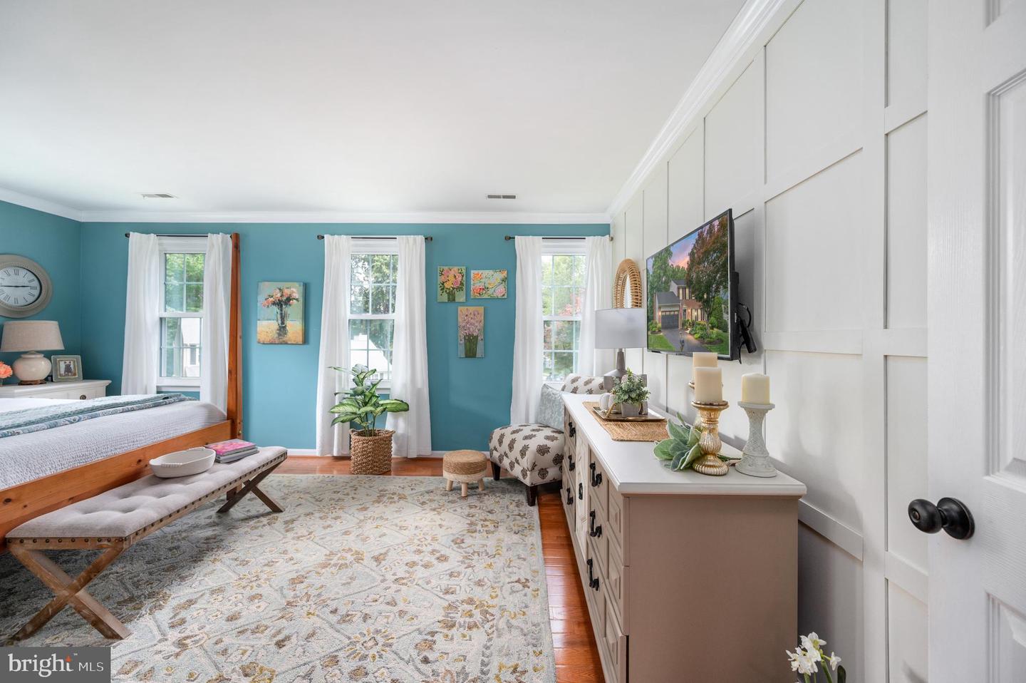 8058 OAK CREST LN, FAIRFAX STATION, Virginia 22039, 4 Bedrooms Bedrooms, ,2 BathroomsBathrooms,Residential,For sale,8058 OAK CREST LN,VAFX2246230 MLS # VAFX2246230