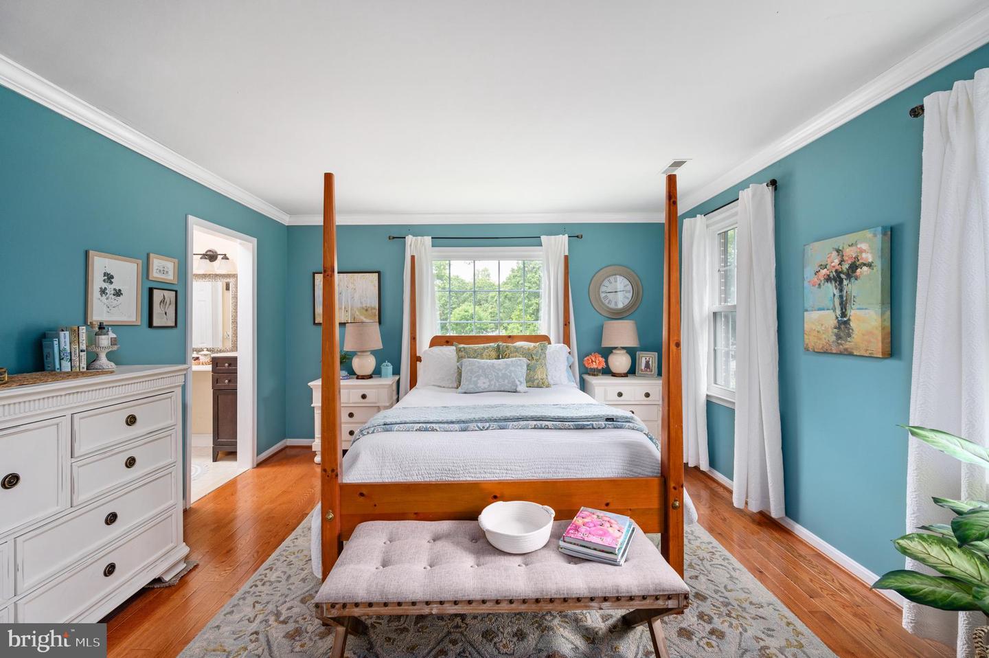 8058 OAK CREST LN, FAIRFAX STATION, Virginia 22039, 4 Bedrooms Bedrooms, ,2 BathroomsBathrooms,Residential,For sale,8058 OAK CREST LN,VAFX2246230 MLS # VAFX2246230