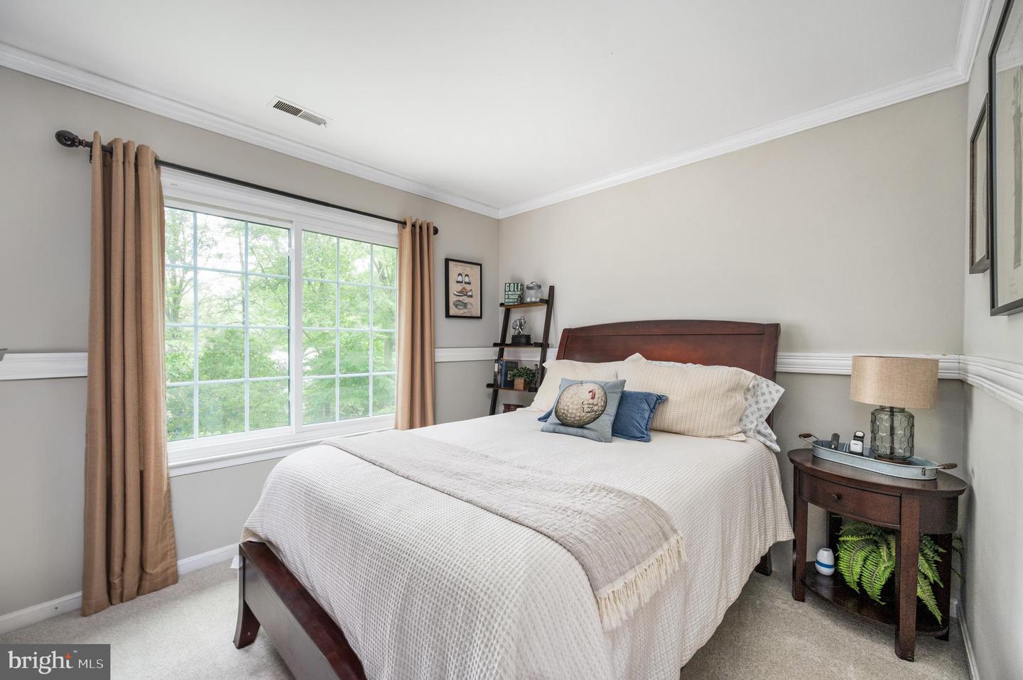8058 OAK CREST LN, FAIRFAX STATION, Virginia 22039, 4 Bedrooms Bedrooms, ,2 BathroomsBathrooms,Residential,For sale,8058 OAK CREST LN,VAFX2246230 MLS # VAFX2246230