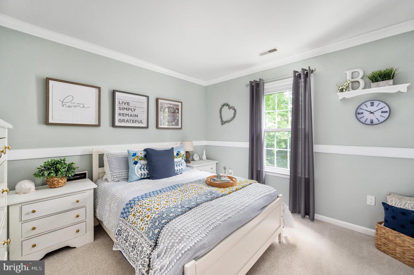 8058 OAK CREST LN, FAIRFAX STATION, Virginia 22039, 4 Bedrooms Bedrooms, ,2 BathroomsBathrooms,Residential,For sale,8058 OAK CREST LN,VAFX2246230 MLS # VAFX2246230