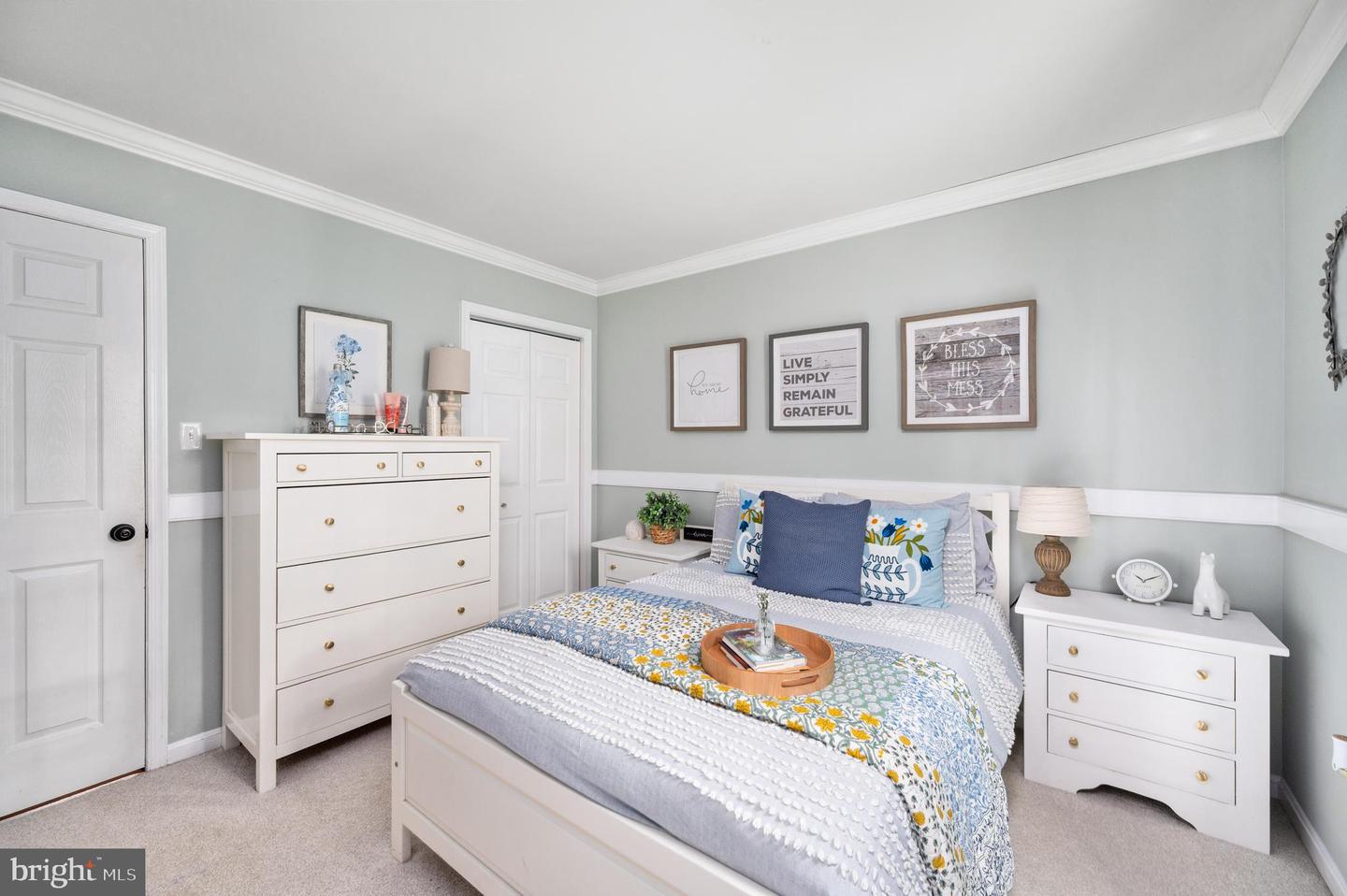 8058 OAK CREST LN, FAIRFAX STATION, Virginia 22039, 4 Bedrooms Bedrooms, ,2 BathroomsBathrooms,Residential,For sale,8058 OAK CREST LN,VAFX2246230 MLS # VAFX2246230