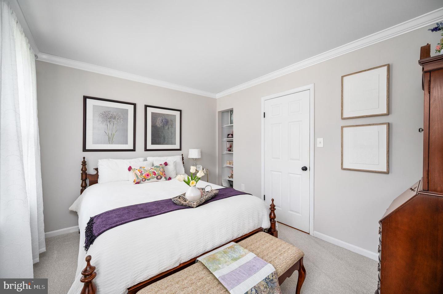 8058 OAK CREST LN, FAIRFAX STATION, Virginia 22039, 4 Bedrooms Bedrooms, ,2 BathroomsBathrooms,Residential,For sale,8058 OAK CREST LN,VAFX2246230 MLS # VAFX2246230