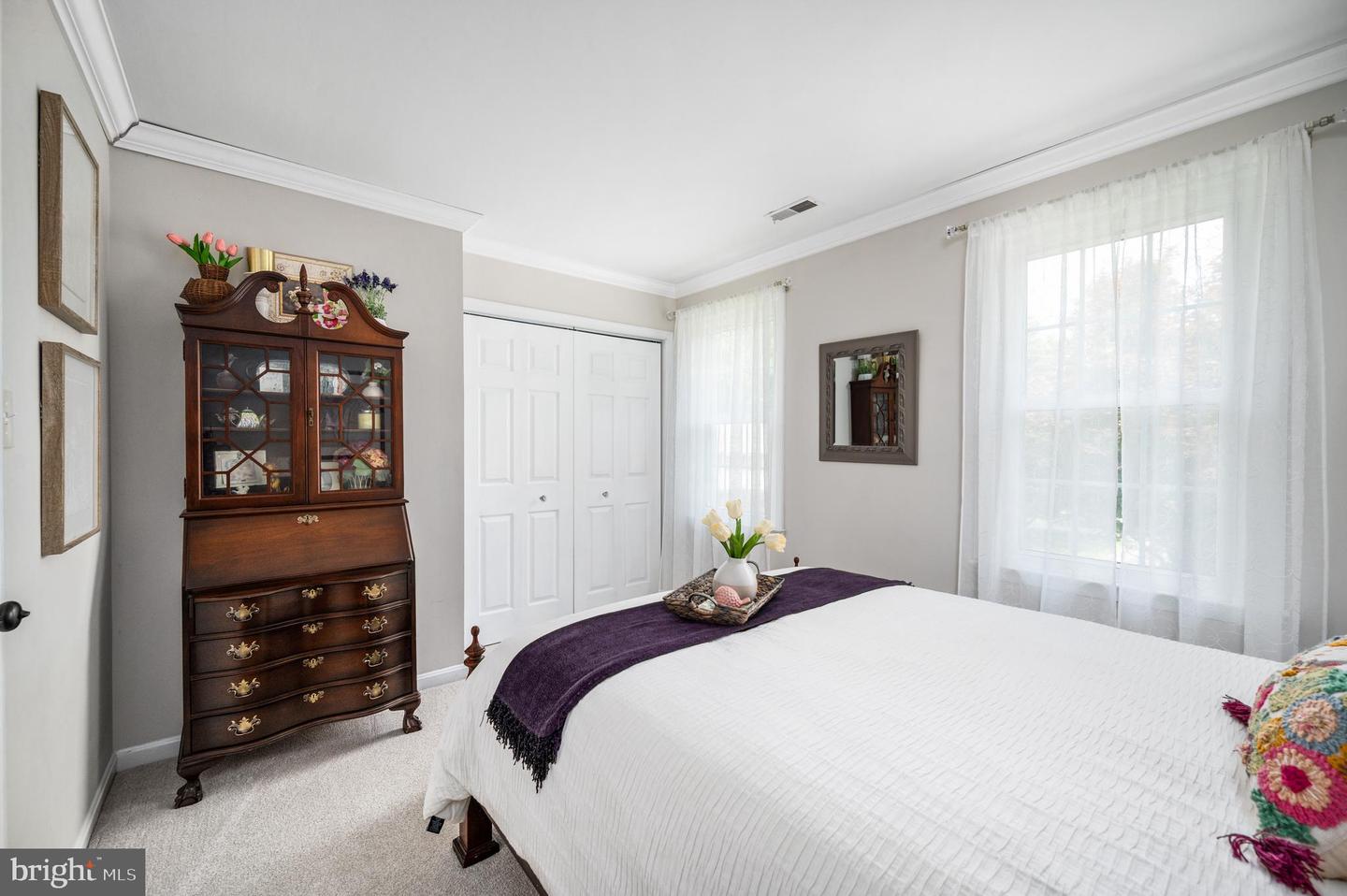 8058 OAK CREST LN, FAIRFAX STATION, Virginia 22039, 4 Bedrooms Bedrooms, ,2 BathroomsBathrooms,Residential,For sale,8058 OAK CREST LN,VAFX2246230 MLS # VAFX2246230