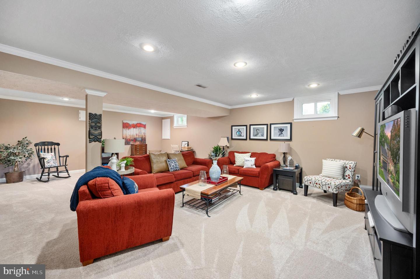 8058 OAK CREST LN, FAIRFAX STATION, Virginia 22039, 4 Bedrooms Bedrooms, ,2 BathroomsBathrooms,Residential,For sale,8058 OAK CREST LN,VAFX2246230 MLS # VAFX2246230