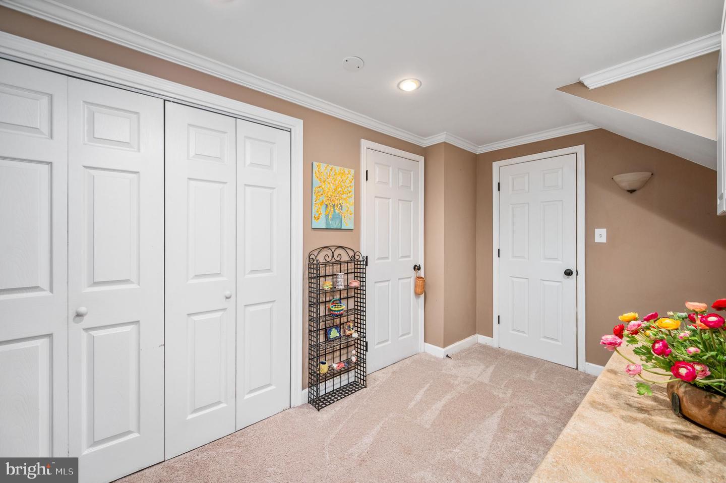 8058 OAK CREST LN, FAIRFAX STATION, Virginia 22039, 4 Bedrooms Bedrooms, ,2 BathroomsBathrooms,Residential,For sale,8058 OAK CREST LN,VAFX2246230 MLS # VAFX2246230