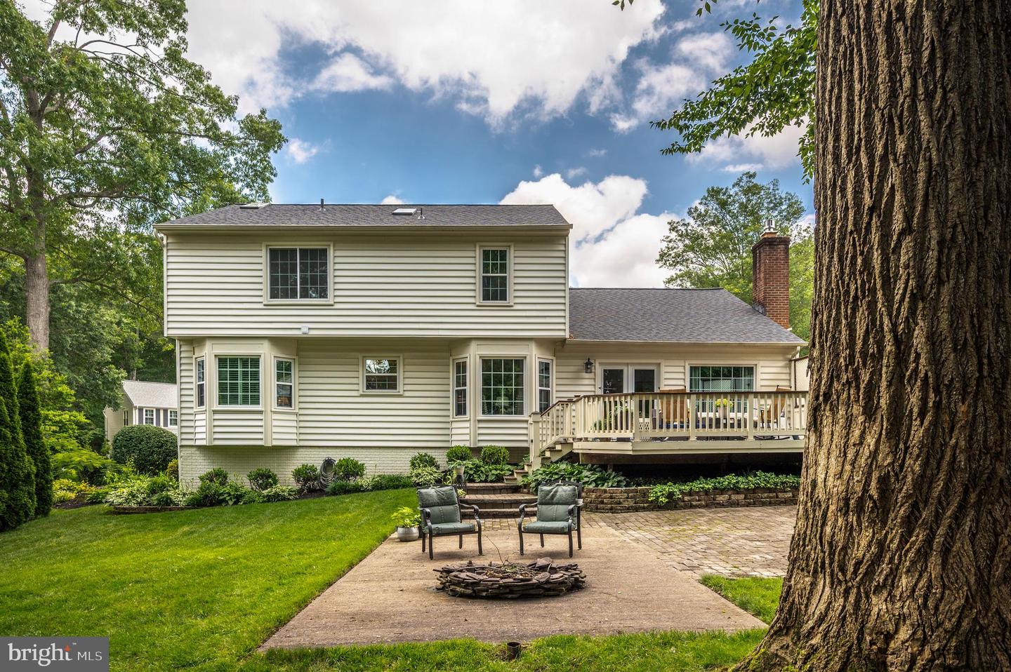 8058 OAK CREST LN, FAIRFAX STATION, Virginia 22039, 4 Bedrooms Bedrooms, ,2 BathroomsBathrooms,Residential,For sale,8058 OAK CREST LN,VAFX2246230 MLS # VAFX2246230