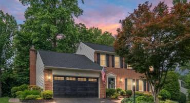 8058 OAK CREST LN, FAIRFAX STATION, Virginia 22039, 4 Bedrooms Bedrooms, ,2 BathroomsBathrooms,Residential,For sale,8058 OAK CREST LN,VAFX2246230 MLS # VAFX2246230