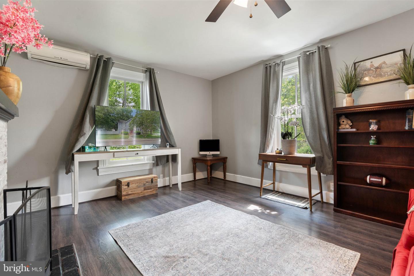404 N FRANKLIN ST, REMINGTON, Virginia 22734, 4 Bedrooms Bedrooms, ,2 BathroomsBathrooms,Residential,For sale,404 N FRANKLIN ST,VAFQ2016972 MLS # VAFQ2016972