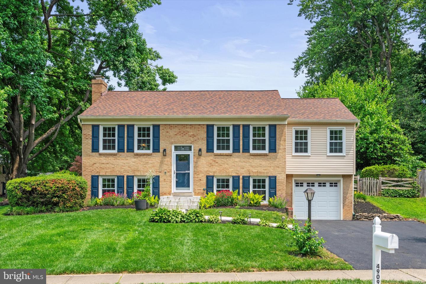 4909 KING DAVID BLVD, ANNANDALE, Virginia 22003, 4 Bedrooms Bedrooms, ,3 BathroomsBathrooms,Residential,For sale,4909 KING DAVID BLVD,VAFX2246234 MLS # VAFX2246234