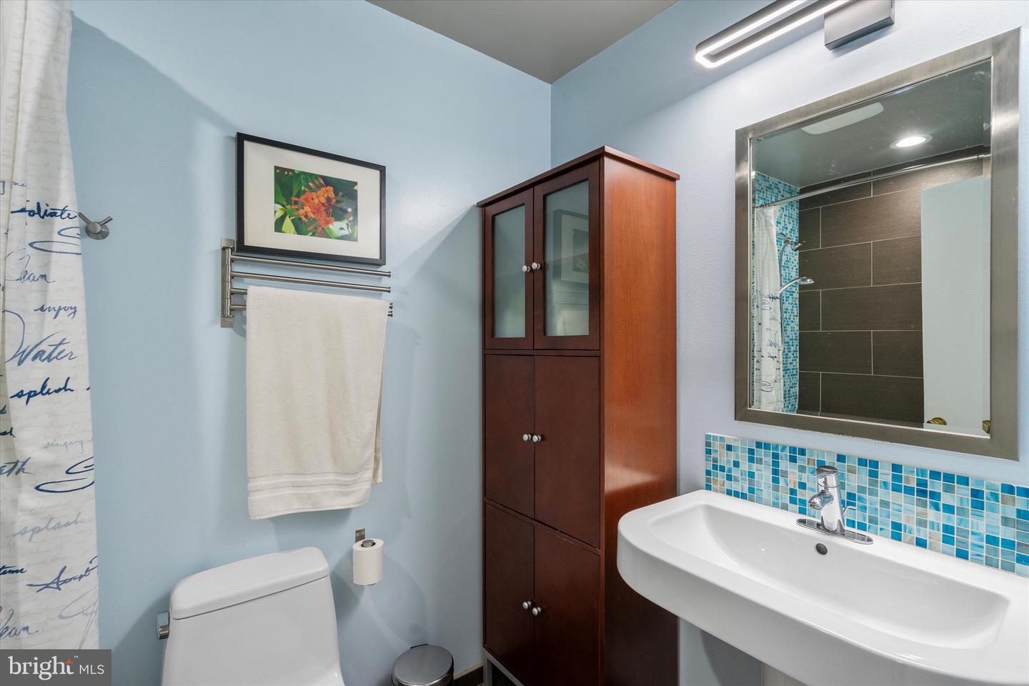 4909 KING DAVID BLVD, ANNANDALE, Virginia 22003, 4 Bedrooms Bedrooms, ,3 BathroomsBathrooms,Residential,For sale,4909 KING DAVID BLVD,VAFX2246234 MLS # VAFX2246234