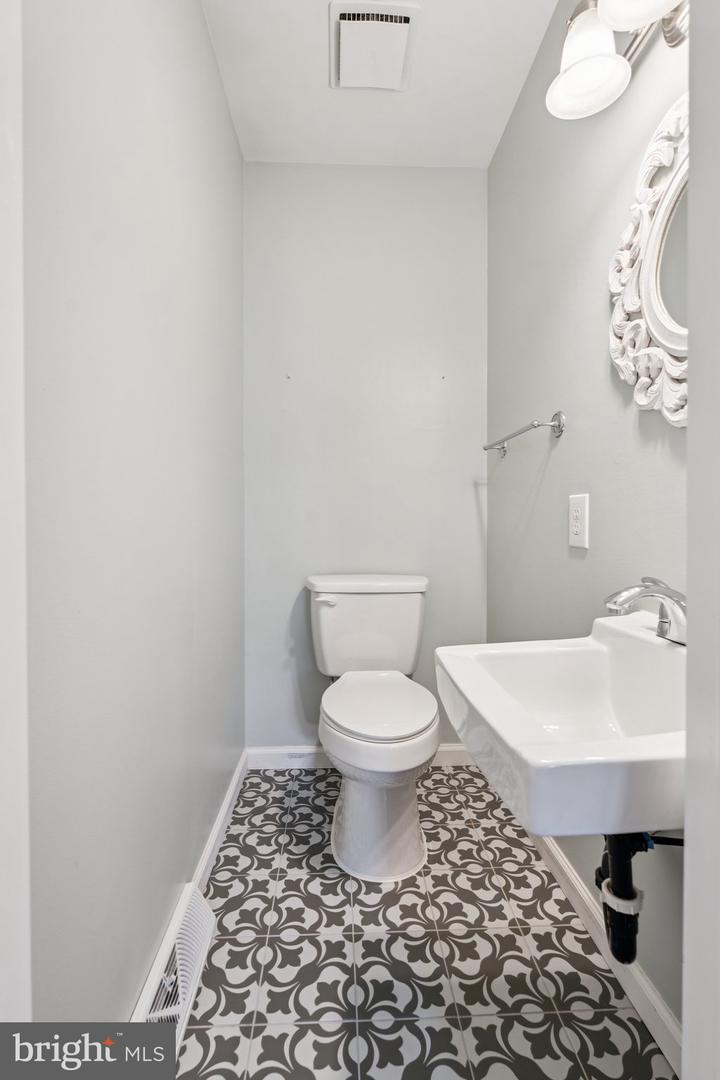 432 LEXINGTON CT, FREDERICKSBURG, Virginia 22405, 4 Bedrooms Bedrooms, ,1 BathroomBathrooms,Residential,For sale,432 LEXINGTON CT,VAST2039624 MLS # VAST2039624