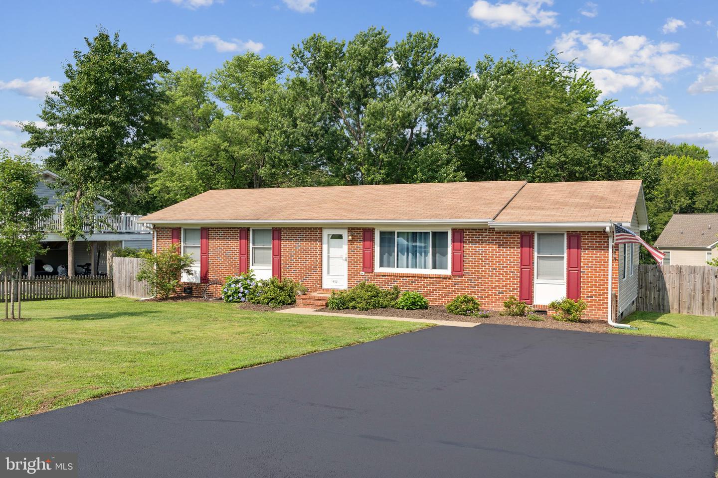 432 LEXINGTON CT, FREDERICKSBURG, Virginia 22405, 4 Bedrooms Bedrooms, ,1 BathroomBathrooms,Residential,For sale,432 LEXINGTON CT,VAST2039624 MLS # VAST2039624