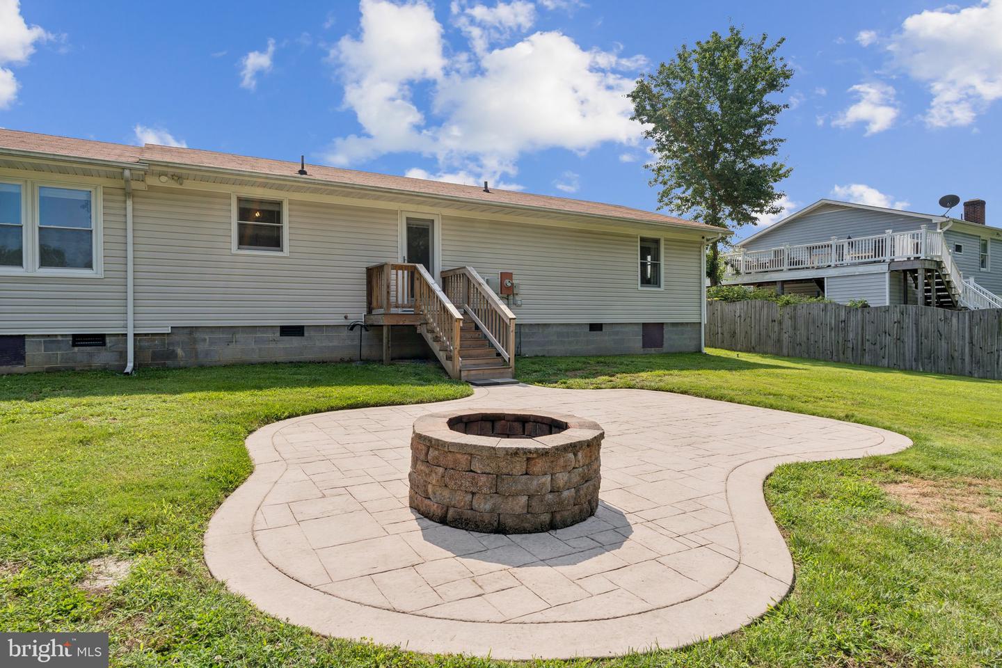 432 LEXINGTON CT, FREDERICKSBURG, Virginia 22405, 4 Bedrooms Bedrooms, ,1 BathroomBathrooms,Residential,For sale,432 LEXINGTON CT,VAST2039624 MLS # VAST2039624