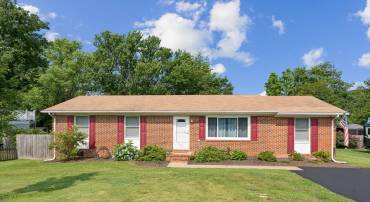 432 LEXINGTON CT, FREDERICKSBURG, Virginia 22405, 4 Bedrooms Bedrooms, ,1 BathroomBathrooms,Residential,For sale,432 LEXINGTON CT,VAST2039624 MLS # VAST2039624