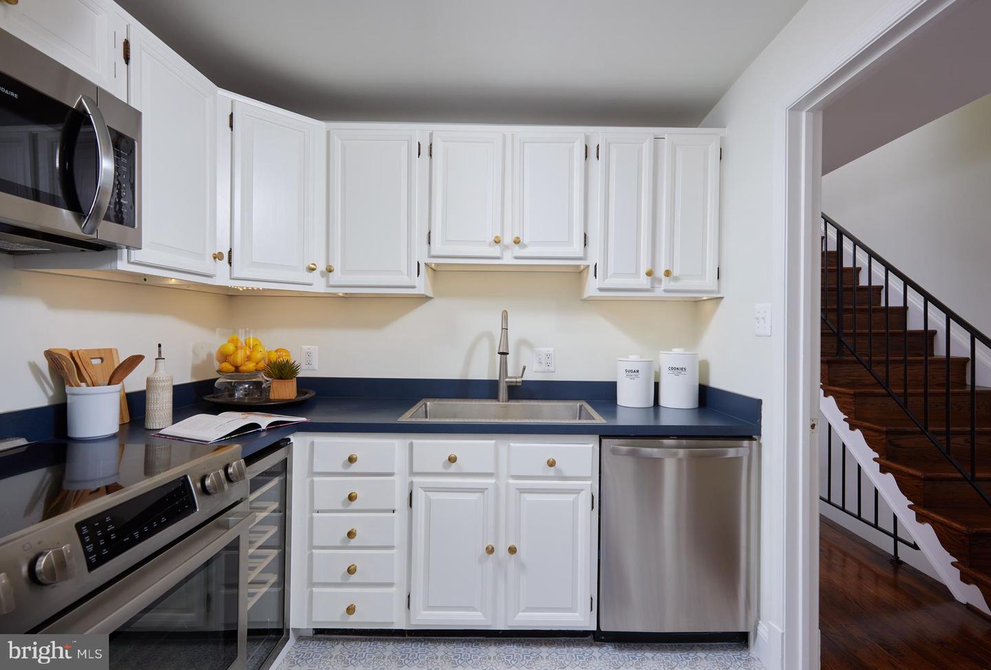 2009 HILLYER PL NW, WASHINGTON, District Of Columbia 20009, 3 Bedrooms Bedrooms, ,3 BathroomsBathrooms,Residential,For sale,2009 HILLYER PL NW,DCDC2168188 MLS # DCDC2168188
