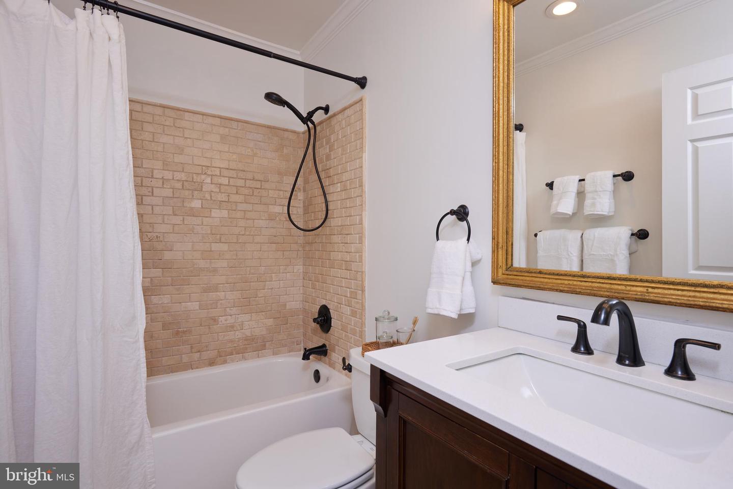 2009 HILLYER PL NW, WASHINGTON, District Of Columbia 20009, 3 Bedrooms Bedrooms, ,3 BathroomsBathrooms,Residential,For sale,2009 HILLYER PL NW,DCDC2168188 MLS # DCDC2168188