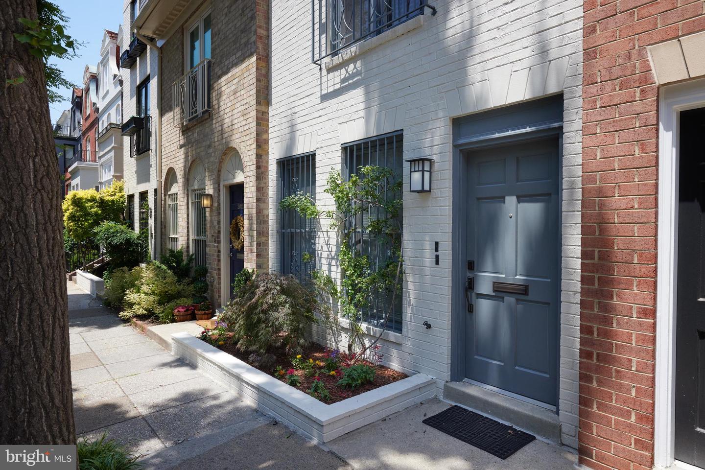 2009 HILLYER PL NW, WASHINGTON, District Of Columbia 20009, 3 Bedrooms Bedrooms, ,3 BathroomsBathrooms,Residential,For sale,2009 HILLYER PL NW,DCDC2168188 MLS # DCDC2168188