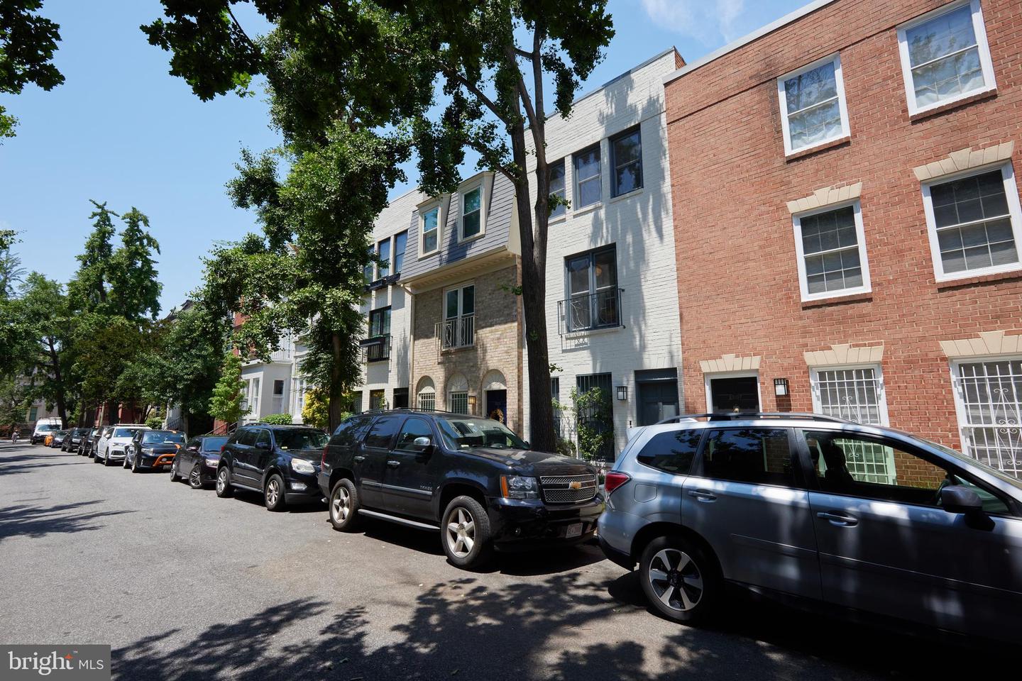 2009 HILLYER PL NW, WASHINGTON, District Of Columbia 20009, 3 Bedrooms Bedrooms, ,3 BathroomsBathrooms,Residential,For sale,2009 HILLYER PL NW,DCDC2168188 MLS # DCDC2168188