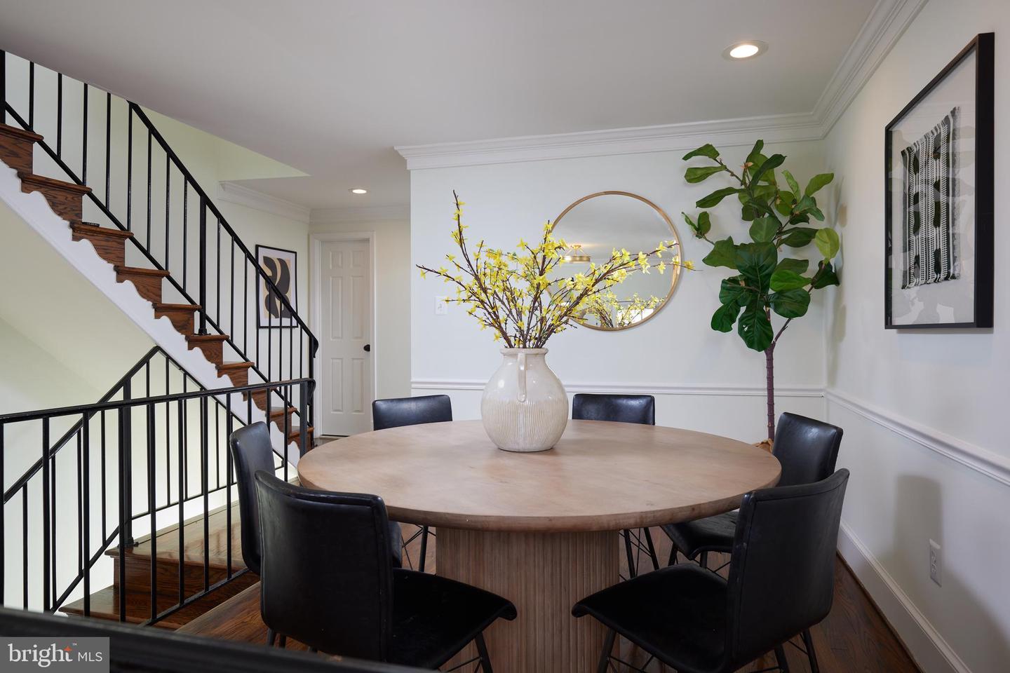2009 HILLYER PL NW, WASHINGTON, District Of Columbia 20009, 3 Bedrooms Bedrooms, ,3 BathroomsBathrooms,Residential,For sale,2009 HILLYER PL NW,DCDC2168188 MLS # DCDC2168188