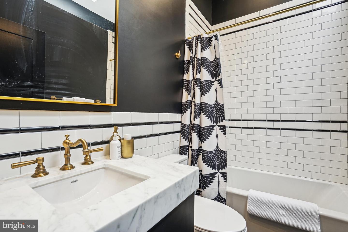 1235 E ST SE, WASHINGTON, District Of Columbia 20003, 4 Bedrooms Bedrooms, ,2 BathroomsBathrooms,Residential,For sale,1235 E ST SE,DCDC2173926 MLS # DCDC2173926