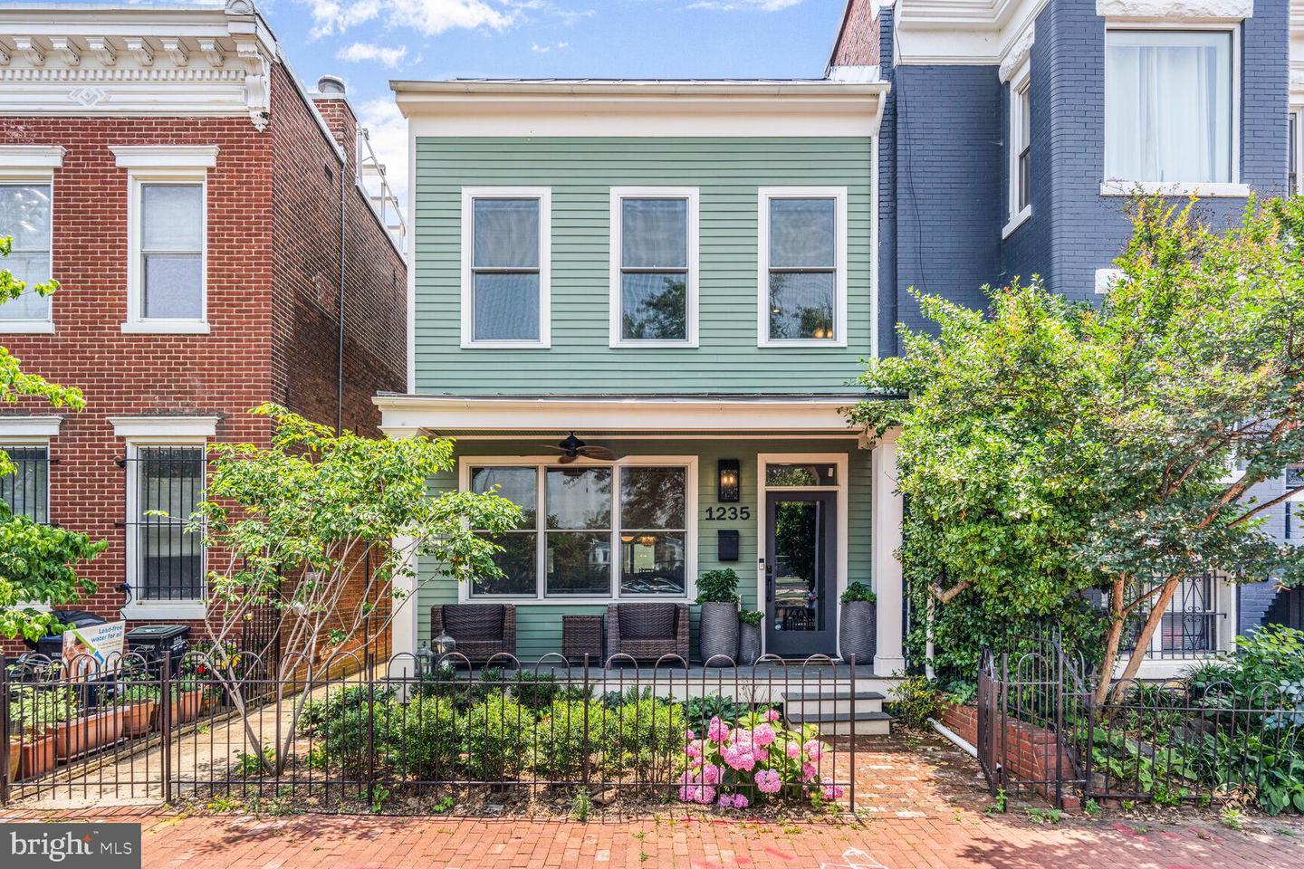 1235 E ST SE, WASHINGTON, District Of Columbia 20003, 4 Bedrooms Bedrooms, ,2 BathroomsBathrooms,Residential,For sale,1235 E ST SE,DCDC2173926 MLS # DCDC2173926