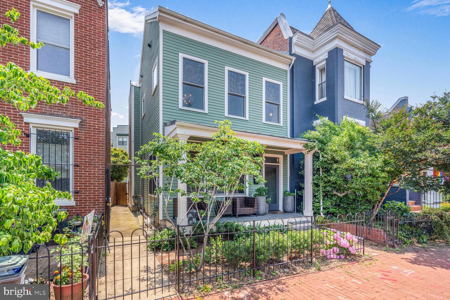 1235 E ST SE, WASHINGTON, District Of Columbia 20003, 4 Bedrooms Bedrooms, ,2 BathroomsBathrooms,Residential,For sale,1235 E ST SE,DCDC2173926 MLS # DCDC2173926