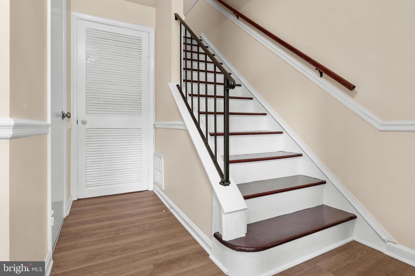 8113 PINELAKE CT, ALEXANDRIA, Virginia 22309, 4 Bedrooms Bedrooms, ,2 BathroomsBathrooms,Residential,For sale,8113 PINELAKE CT,VAFX2225150 MLS # VAFX2225150