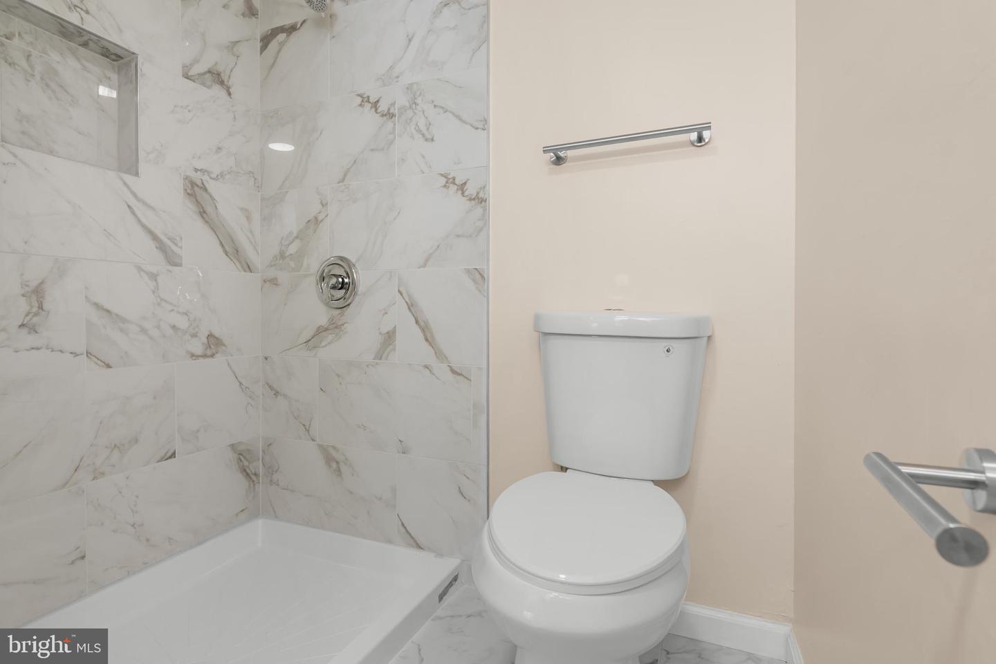 8113 PINELAKE CT, ALEXANDRIA, Virginia 22309, 4 Bedrooms Bedrooms, ,2 BathroomsBathrooms,Residential,For sale,8113 PINELAKE CT,VAFX2225150 MLS # VAFX2225150