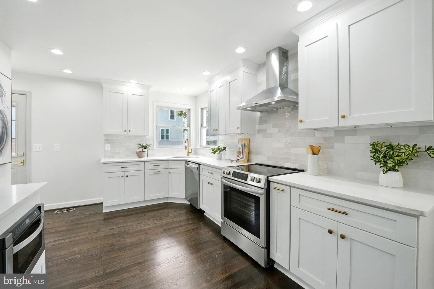 6315 HIGHAM DR, ALEXANDRIA, Virginia 22310, 3 Bedrooms Bedrooms, ,3 BathroomsBathrooms,Residential,For sale,6315 HIGHAM DR,VAFX2228156 MLS # VAFX2228156