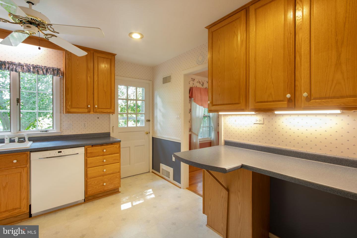 6903 CLEMSON DR, ALEXANDRIA, Virginia 22307, 3 Bedrooms Bedrooms, ,3 BathroomsBathrooms,Residential,For sale,6903 CLEMSON DR,VAFX2230142 MLS # VAFX2230142