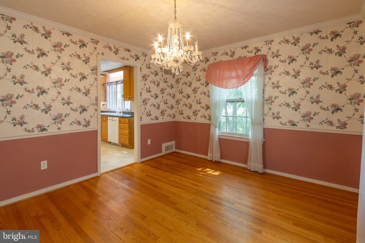 6903 CLEMSON DR, ALEXANDRIA, Virginia 22307, 3 Bedrooms Bedrooms, ,3 BathroomsBathrooms,Residential,For sale,6903 CLEMSON DR,VAFX2230142 MLS # VAFX2230142