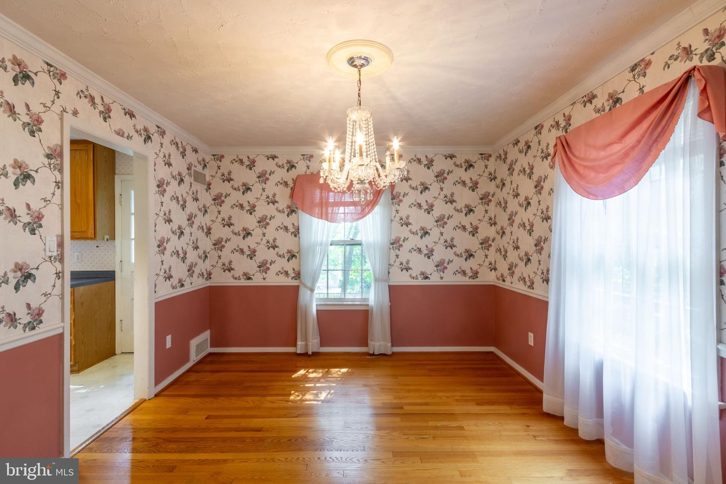 6903 CLEMSON DR, ALEXANDRIA, Virginia 22307, 3 Bedrooms Bedrooms, ,3 BathroomsBathrooms,Residential,For sale,6903 CLEMSON DR,VAFX2230142 MLS # VAFX2230142