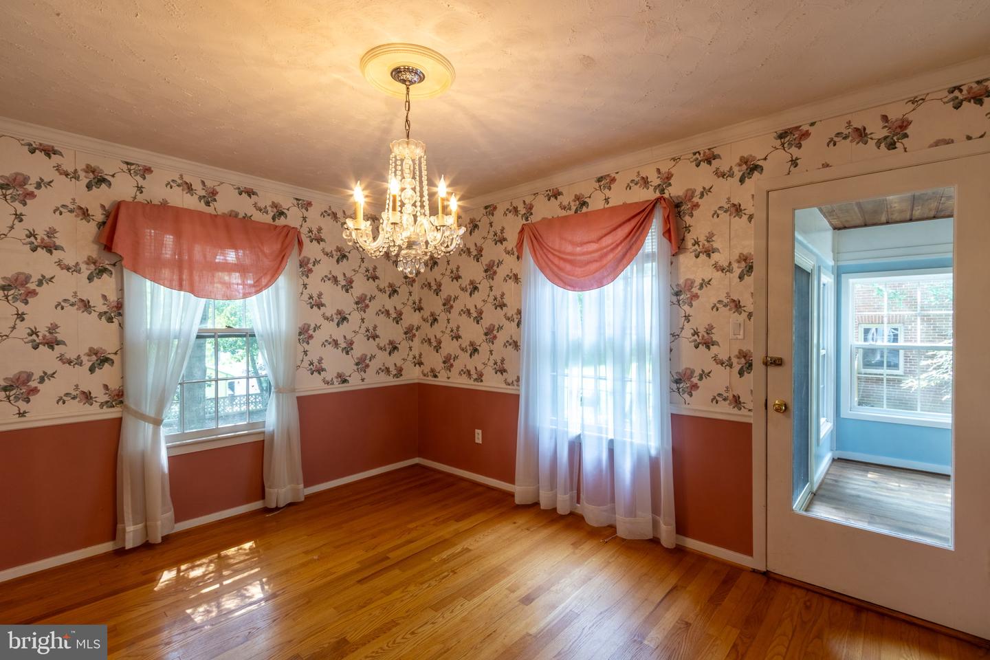 6903 CLEMSON DR, ALEXANDRIA, Virginia 22307, 3 Bedrooms Bedrooms, ,3 BathroomsBathrooms,Residential,For sale,6903 CLEMSON DR,VAFX2230142 MLS # VAFX2230142