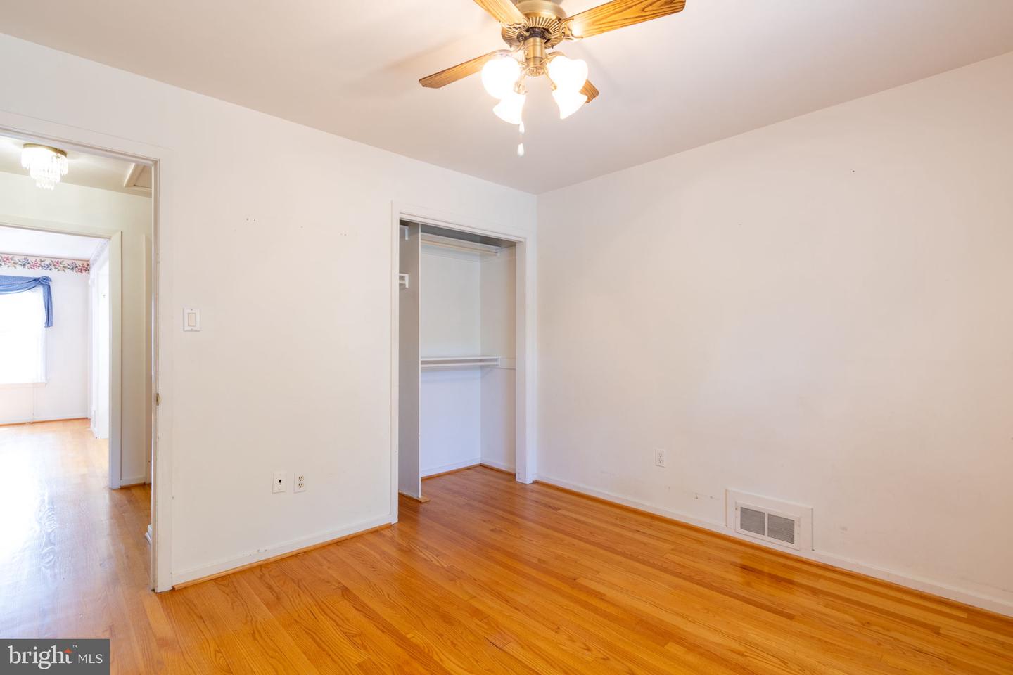 6903 CLEMSON DR, ALEXANDRIA, Virginia 22307, 3 Bedrooms Bedrooms, ,3 BathroomsBathrooms,Residential,For sale,6903 CLEMSON DR,VAFX2230142 MLS # VAFX2230142