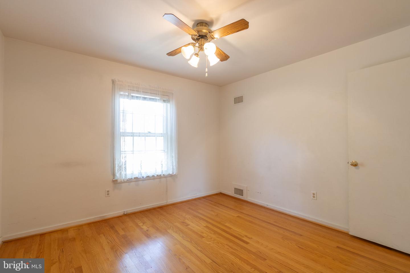 6903 CLEMSON DR, ALEXANDRIA, Virginia 22307, 3 Bedrooms Bedrooms, ,3 BathroomsBathrooms,Residential,For sale,6903 CLEMSON DR,VAFX2230142 MLS # VAFX2230142