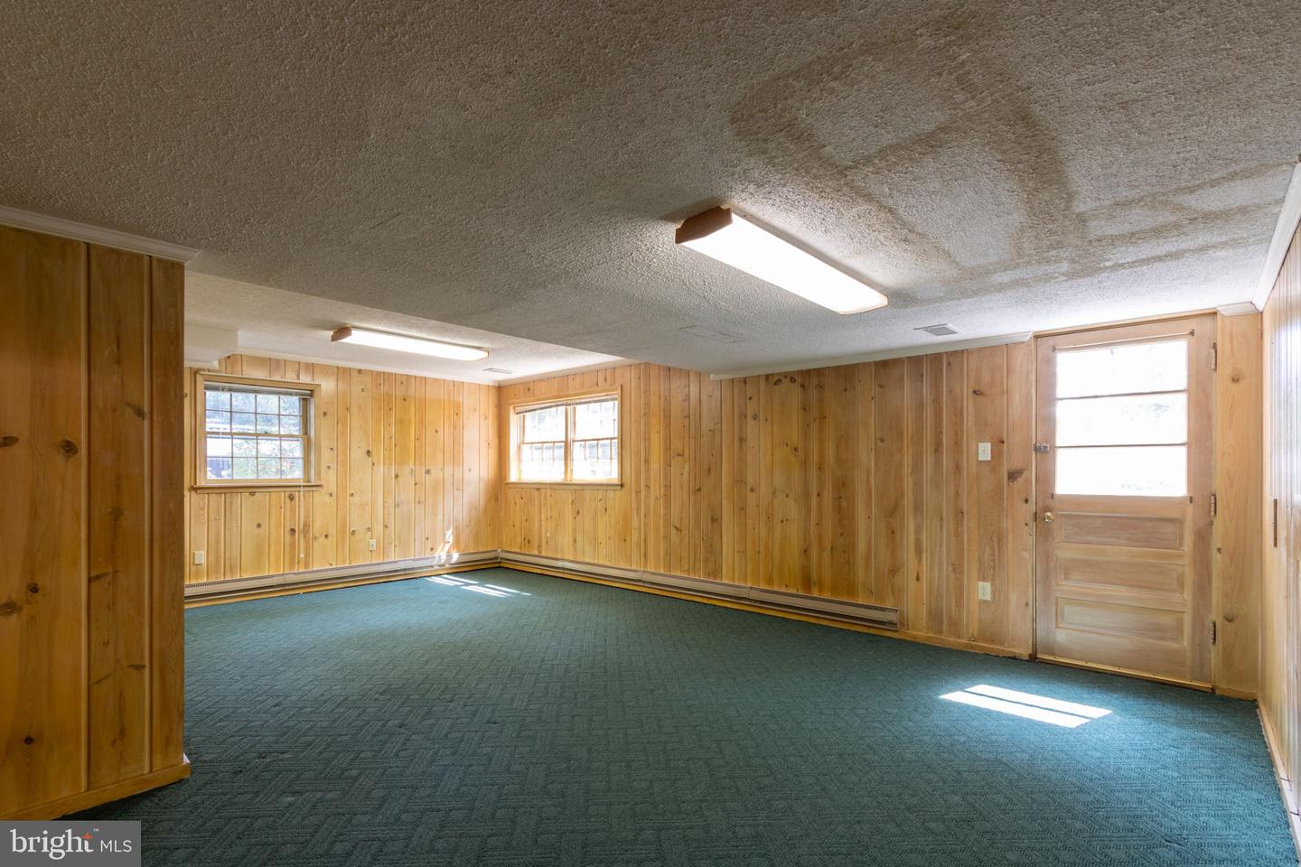 6903 CLEMSON DR, ALEXANDRIA, Virginia 22307, 3 Bedrooms Bedrooms, ,3 BathroomsBathrooms,Residential,For sale,6903 CLEMSON DR,VAFX2230142 MLS # VAFX2230142