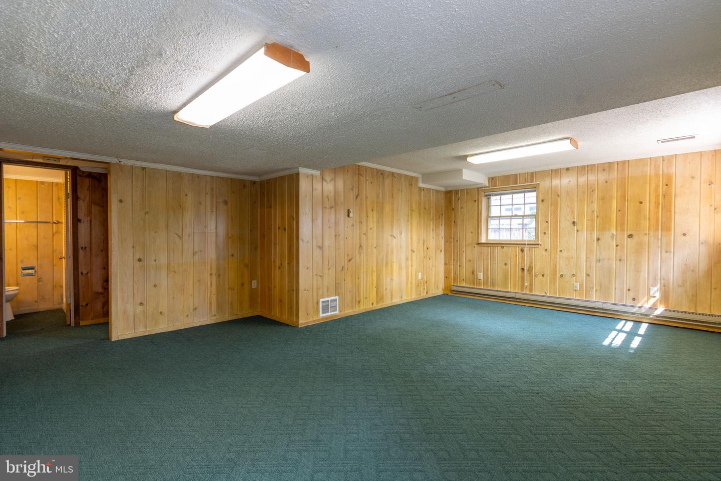 6903 CLEMSON DR, ALEXANDRIA, Virginia 22307, 3 Bedrooms Bedrooms, ,3 BathroomsBathrooms,Residential,For sale,6903 CLEMSON DR,VAFX2230142 MLS # VAFX2230142