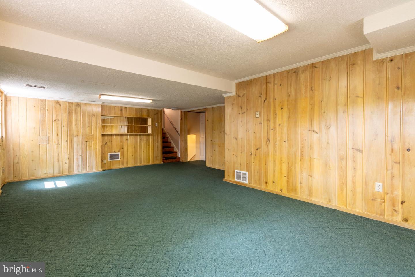 6903 CLEMSON DR, ALEXANDRIA, Virginia 22307, 3 Bedrooms Bedrooms, ,3 BathroomsBathrooms,Residential,For sale,6903 CLEMSON DR,VAFX2230142 MLS # VAFX2230142