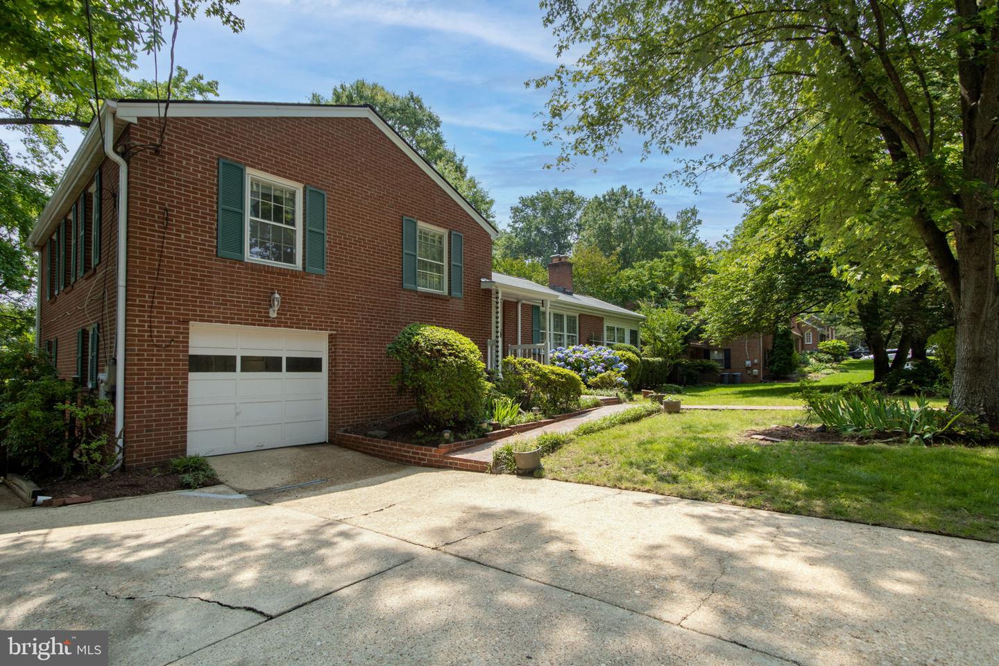 6903 CLEMSON DR, ALEXANDRIA, Virginia 22307, 3 Bedrooms Bedrooms, ,3 BathroomsBathrooms,Residential,For sale,6903 CLEMSON DR,VAFX2230142 MLS # VAFX2230142