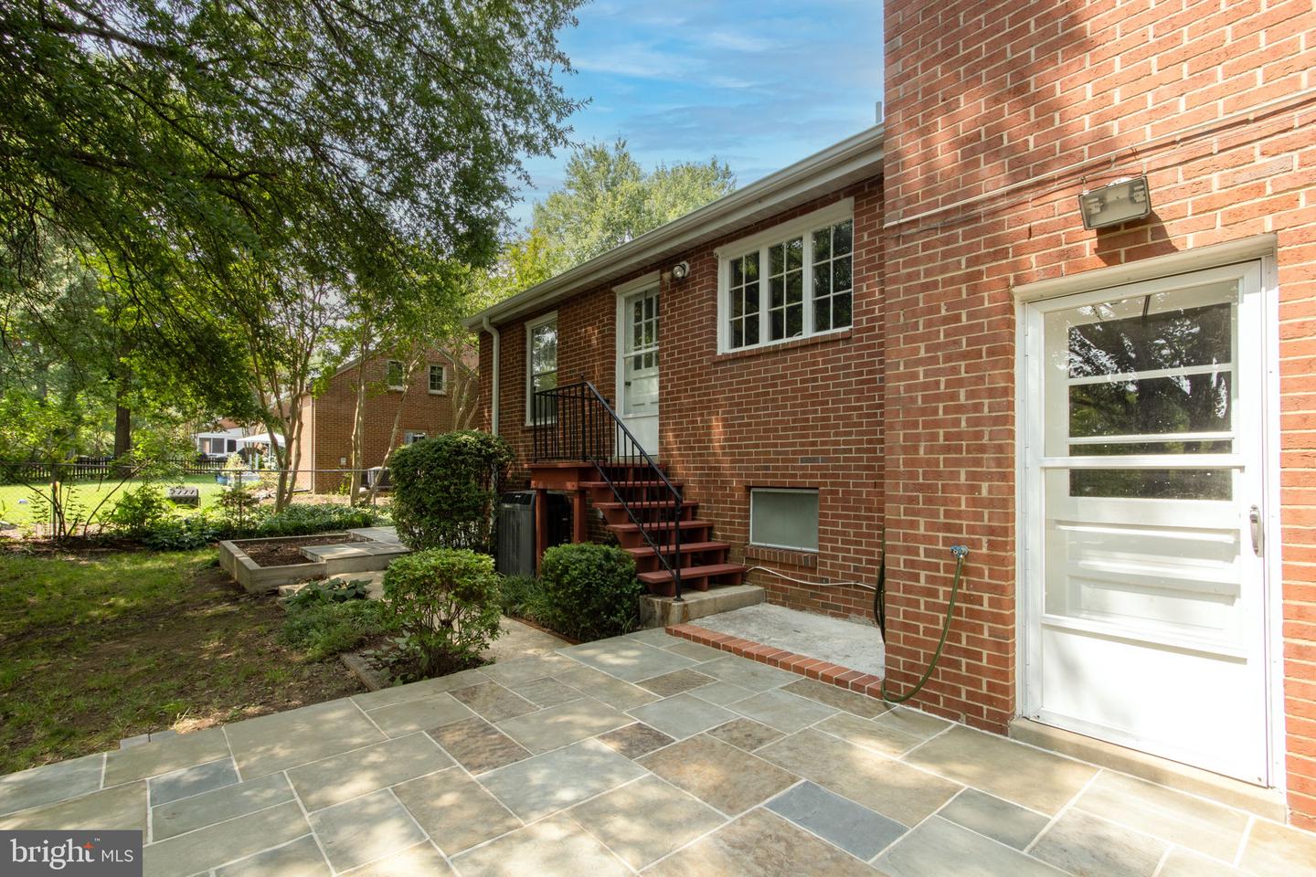 6903 CLEMSON DR, ALEXANDRIA, Virginia 22307, 3 Bedrooms Bedrooms, ,3 BathroomsBathrooms,Residential,For sale,6903 CLEMSON DR,VAFX2230142 MLS # VAFX2230142