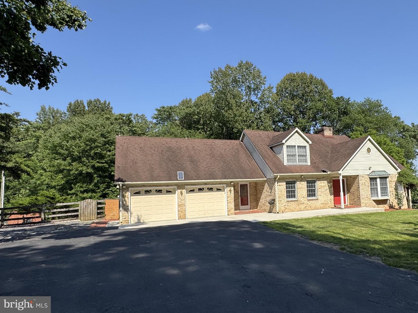 13904 TAYLORSTOWN RD, LEESBURG, Virginia 20176, 5 Bedrooms Bedrooms, ,3 BathroomsBathrooms,Residential,For sale,13904 TAYLORSTOWN RD,VALO2092454 MLS # VALO2092454