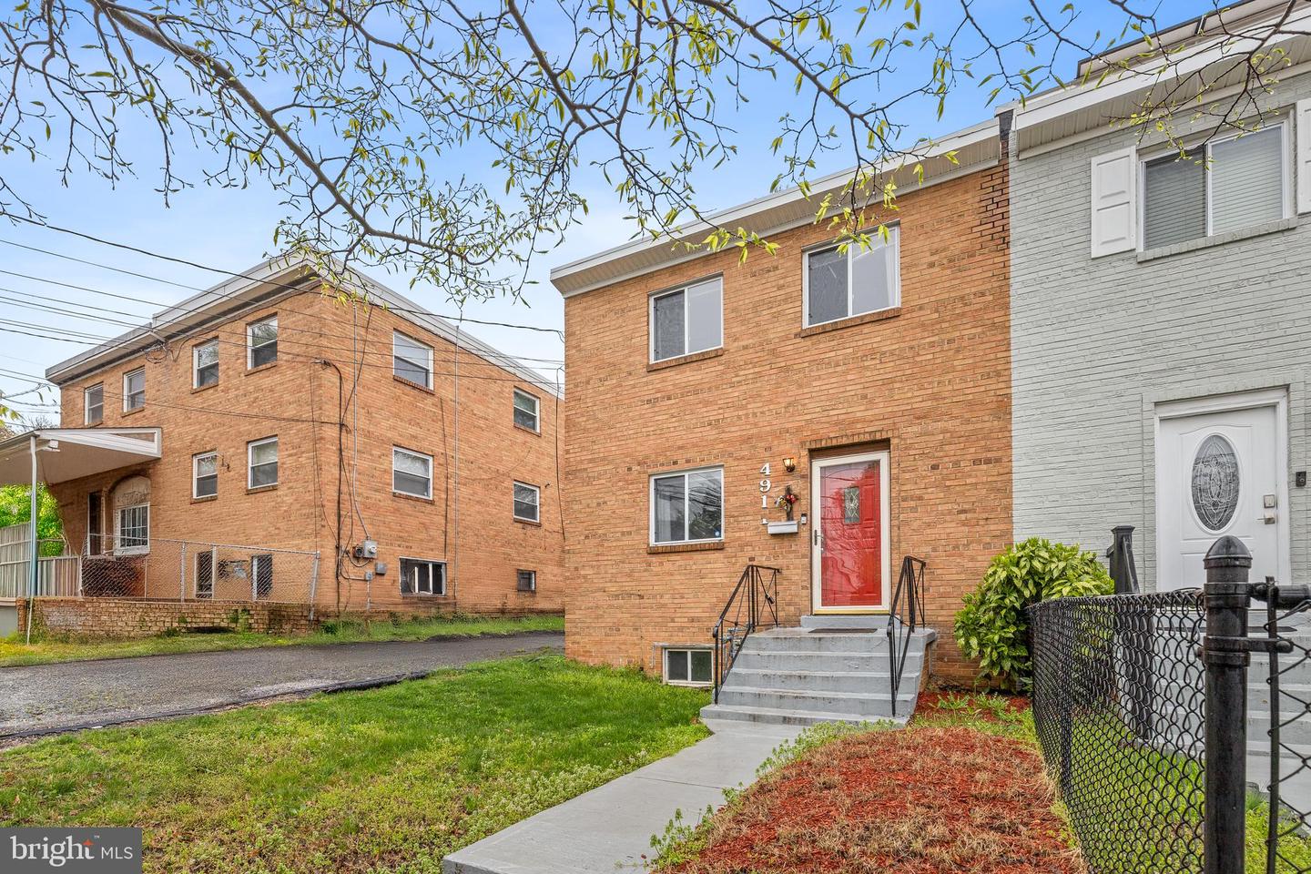 4911 FITCH PL NE, WASHINGTON, District Of Columbia 20019, 3 Bedrooms Bedrooms, ,1 BathroomBathrooms,Residential,For sale,4911 FITCH PL NE,DCDC2193914 MLS # DCDC2193914