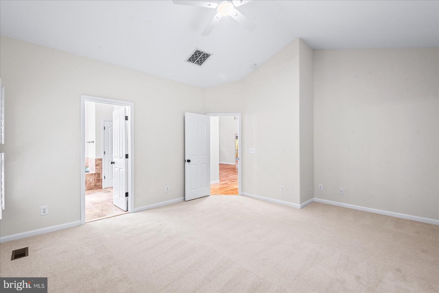 7924 GOLD LEAF CIR, SPOTSYLVANIA, Virginia 22551, 5 Bedrooms Bedrooms, ,4 BathroomsBathrooms,Residential,For sale,7924 GOLD LEAF CIR,VASP2032052 MLS # VASP2032052