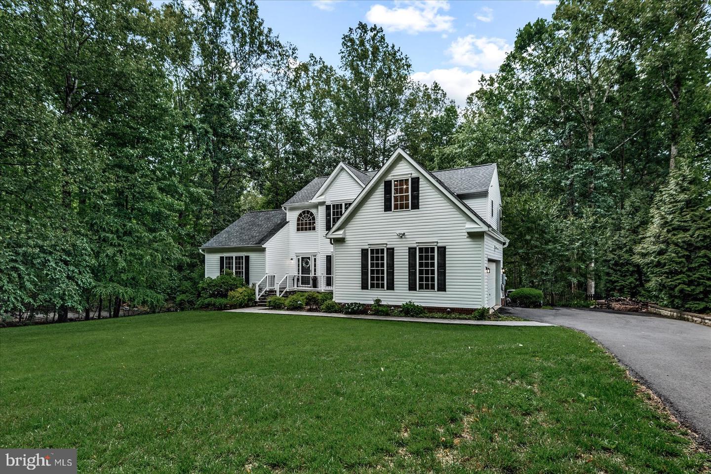 7924 GOLD LEAF CIR, SPOTSYLVANIA, Virginia 22551, 5 Bedrooms Bedrooms, ,4 BathroomsBathrooms,Residential,For sale,7924 GOLD LEAF CIR,VASP2032052 MLS # VASP2032052