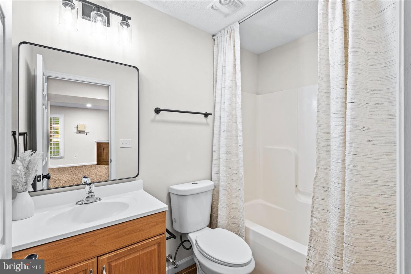 7924 GOLD LEAF CIR, SPOTSYLVANIA, Virginia 22551, 5 Bedrooms Bedrooms, ,4 BathroomsBathrooms,Residential,For sale,7924 GOLD LEAF CIR,VASP2032052 MLS # VASP2032052