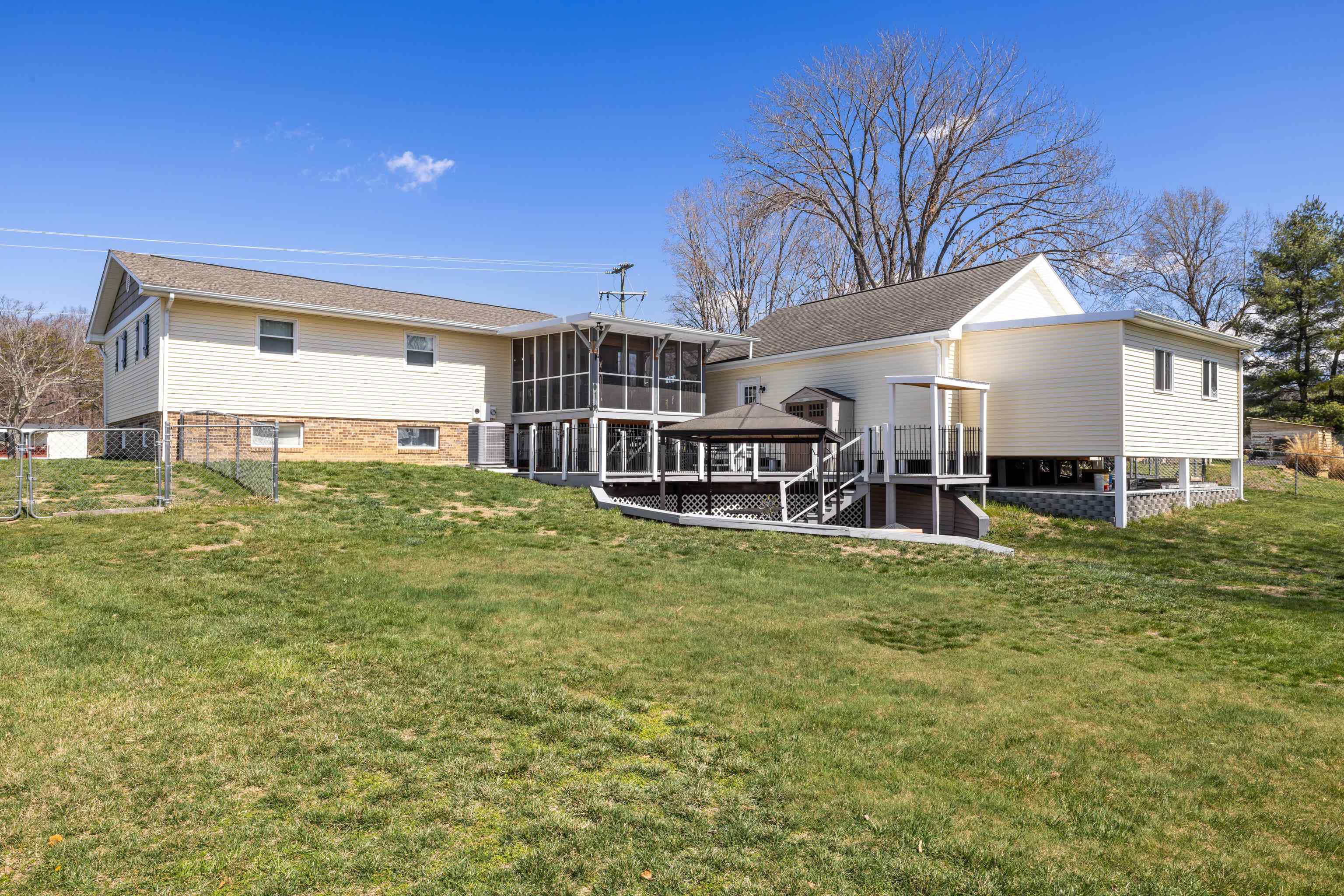 1751 NEW HOPE AND CRIMORA RD, CRIMORA, Virginia 24431, 5 Bedrooms Bedrooms, ,2 BathroomsBathrooms,Residential,1751 NEW HOPE AND CRIMORA RD,662586 MLS # 662586