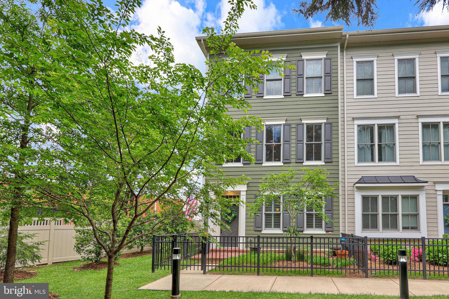 1353 POWHATAN ST, ALEXANDRIA, Virginia 22314, 3 Bedrooms Bedrooms, ,3 BathroomsBathrooms,Residential,For sale,1353 POWHATAN ST,VAAX2044042 MLS # VAAX2044042