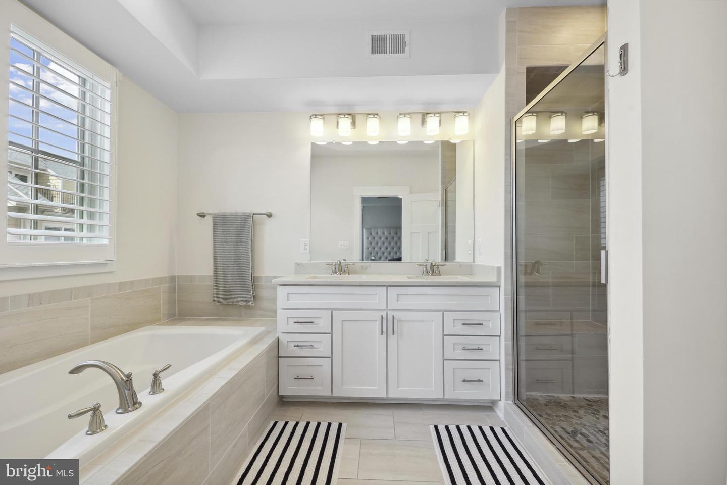 1353 POWHATAN ST, ALEXANDRIA, Virginia 22314, 3 Bedrooms Bedrooms, ,3 BathroomsBathrooms,Residential,For sale,1353 POWHATAN ST,VAAX2044042 MLS # VAAX2044042